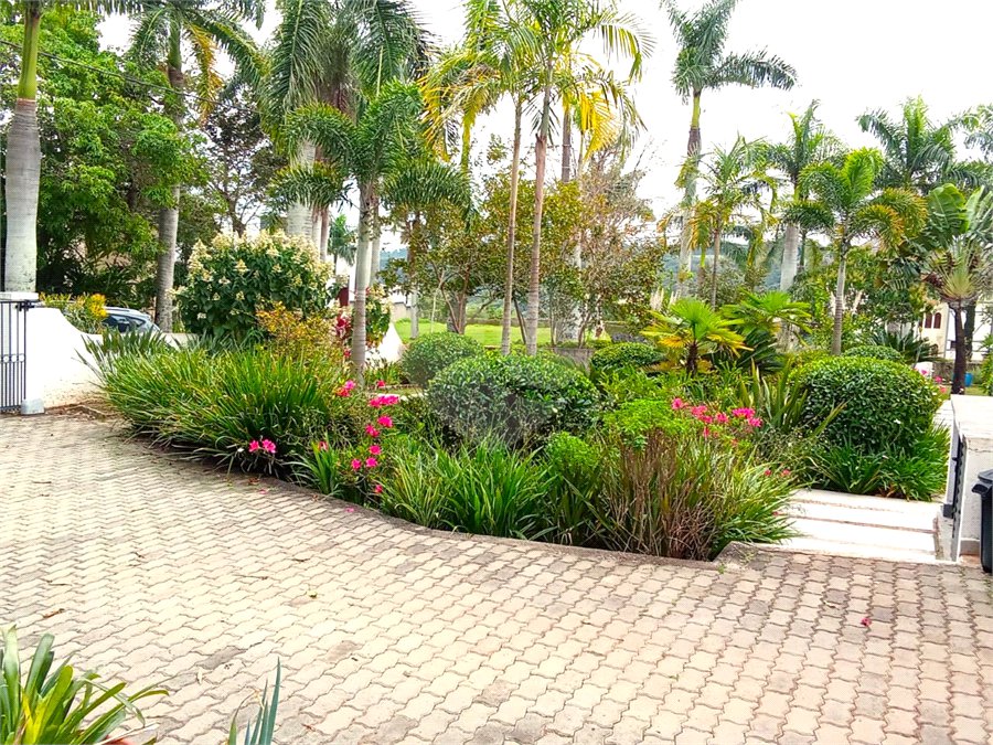 Casa à venda com 4 quartos, sendo 2 suítes,  no condomínio Vivenda do Lago, Sorocaba - SP