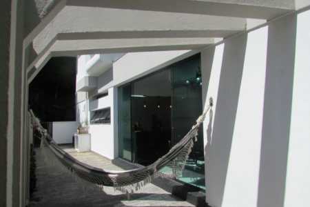 Casa de Alto Padrão com 5 Suítes e Lazer Completo– Guarujá