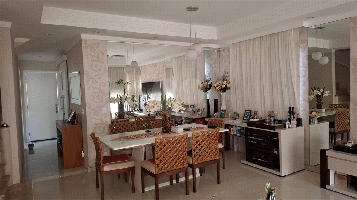 Casa à venda com 3 suítes no condomínio Villa das Flores, Mogi das Cruzes - SP