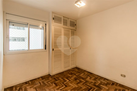 Apartamento à venda com 3 quartos, sendo 1 suíte, em Santo Amaro, São Paulo, SP