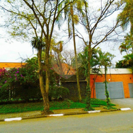 Sobrado à venda com 4 quartos, sendo 2 suítes, em Granja Julieta, São Paulo, SP
