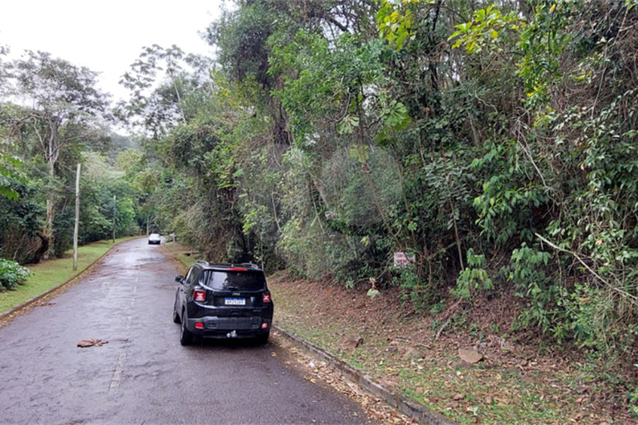 Terreno à venda no condomínio Alpes da Cantareira, Mairiporã - SP