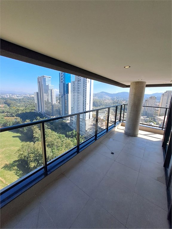 Apartamento à venda com 3 suítes, em Alphagran Alphaville, Barueri, SP