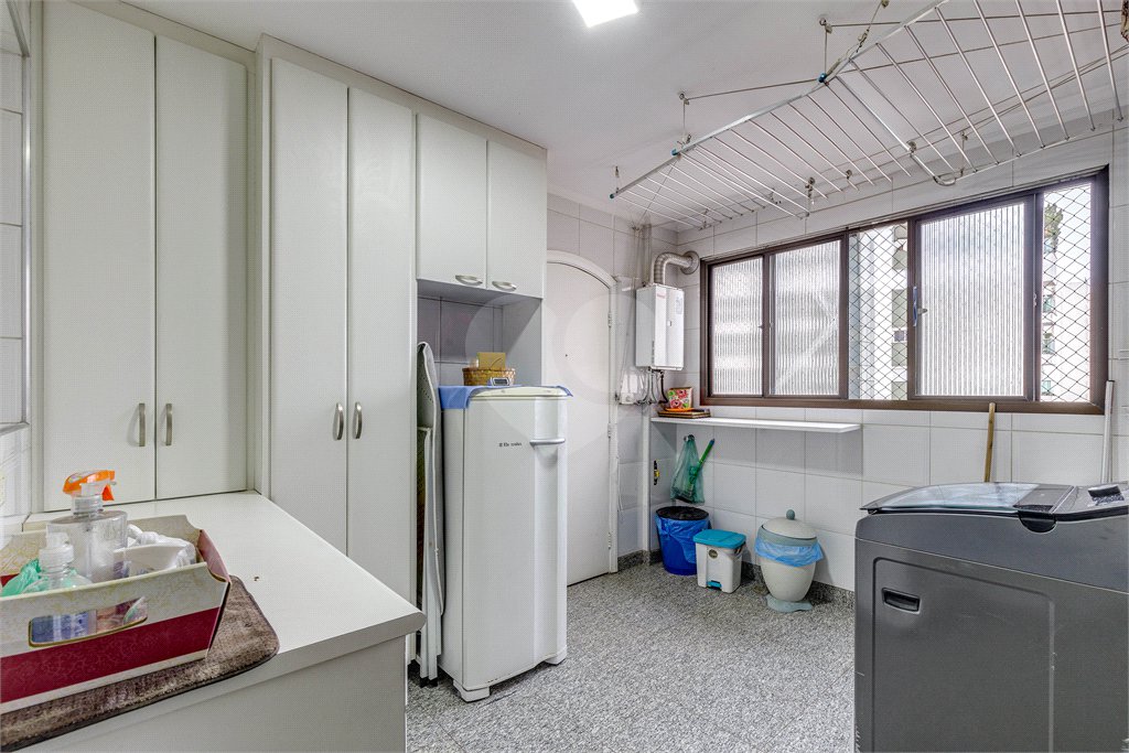 Apartamento à venda com 4 quartos, sendo 2 suítes, em Campo Belo, São Paulo, SP
