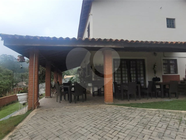 Casa à venda com 5 quartos, sendo 3 suítes,  em Mantiqueira, Mairiporã, SP