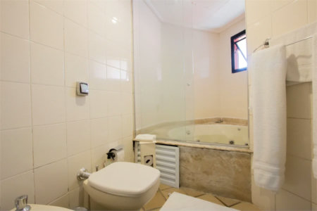 Apartamento à venda com 3 quartos, sendo 1 suíte, em Vila Andrade, São Paulo, SP
