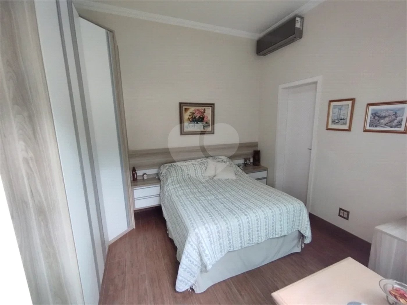 Casa à venda com 5 quartos, sendo 3 suítes, no condomínio Ibiaram 1, Itupeva - SP