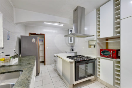 Casa Térrea à venda com 5 quartos, sendo 2 suítes, em Alto da Boa Vista, São Paulo, SP