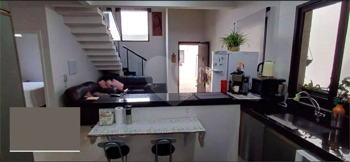 Casa à venda com 3 quartos, sendo 2 suítes, no condomínio Residencial Marchant Buarque, Atibaia - SP