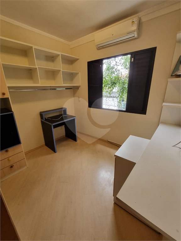 Casa à venda ou para alugar com 3 quartos, sendo 1 suíte,  em Bosque da Saúde, São Paulo, SP