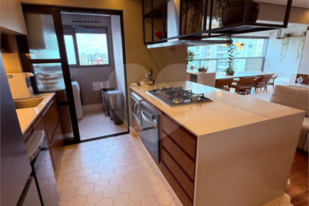 Apartamento à venda com 3 quartos, sendo 1 suíte, em Vila Mariana, São Paulo, SP