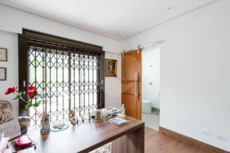 Casa Térrea à venda com 5 suítes em Jardim Marajoara, São Paulo, SP
