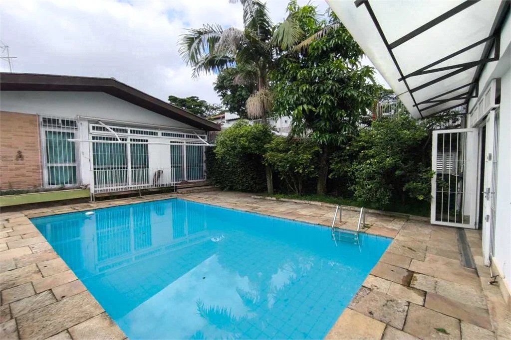 Casa à venda com 5 quartos, sendo 3 suítes, em Brooklin Paulista, São Paulo, SP