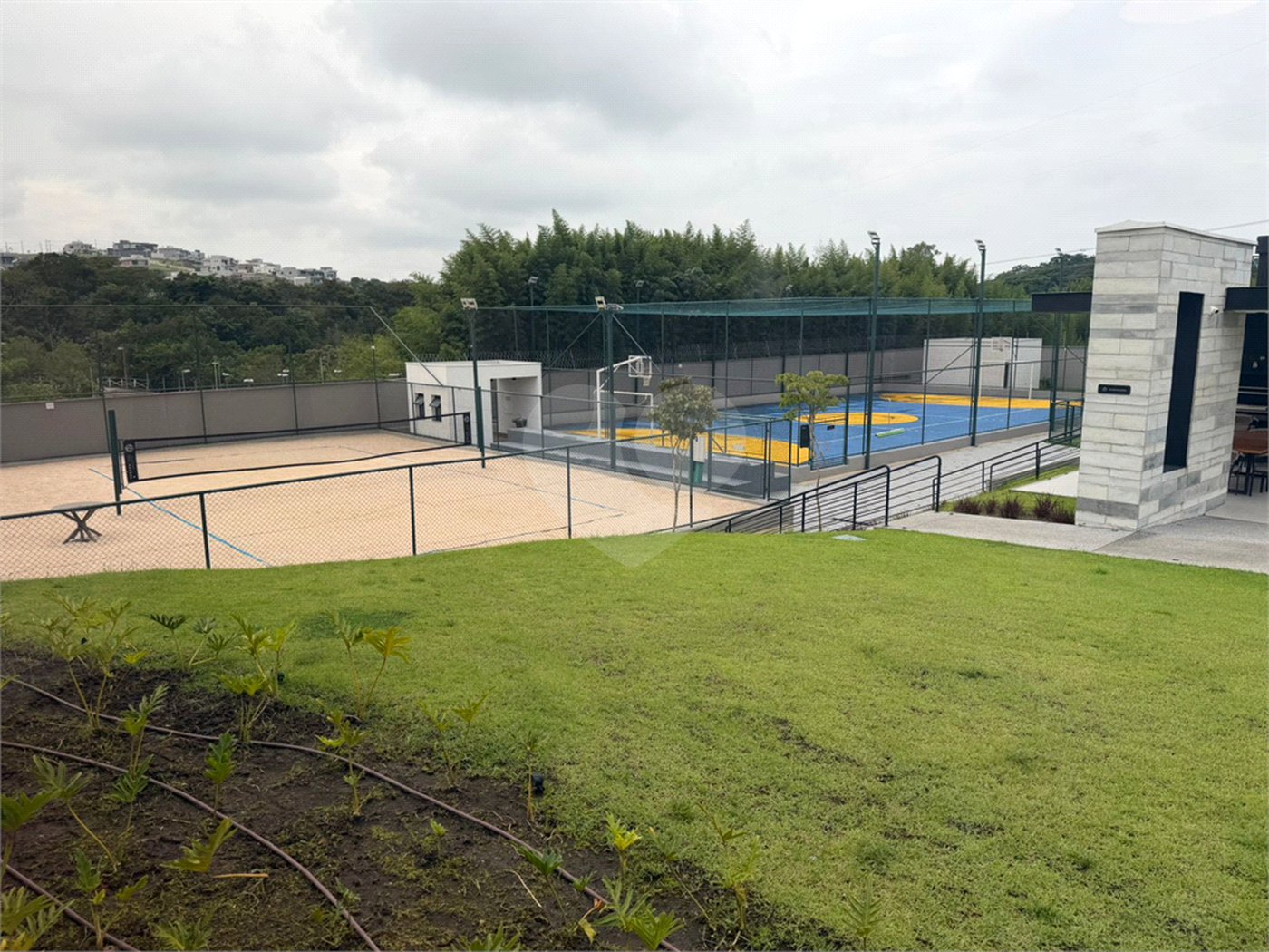 Terreno à venda no condomínio Jardim das Nações, São José dos Campos - SP
