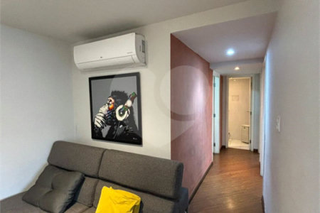 Apartamento à venda com 3 quartos, sendo 1 suíte,  em Jardim Paulista, São Paulo, SP