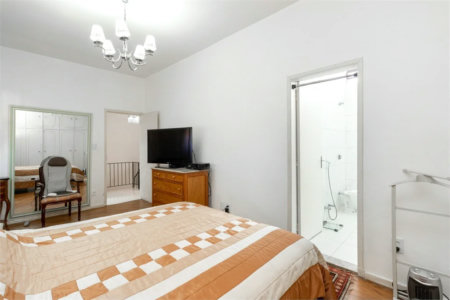 Casa à venda com 3 quartos, sendo 1 suíte, em Pinheiros, São Paulo, SP