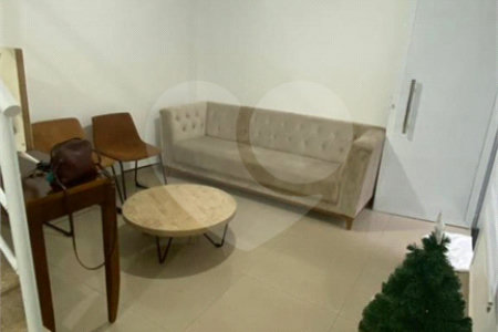 Casa à venda com 3 quartos, sendo 1 suíte, no condomínio Garden Village, São Paulo - SP