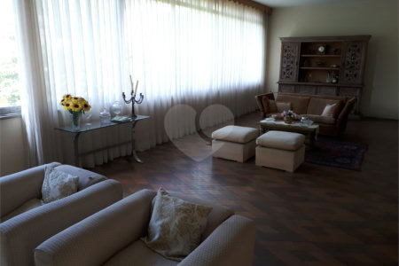Casa à venda com 5 quartos, sendo 1 suíte, em Grajaú, Rio de Janeiro, RJ