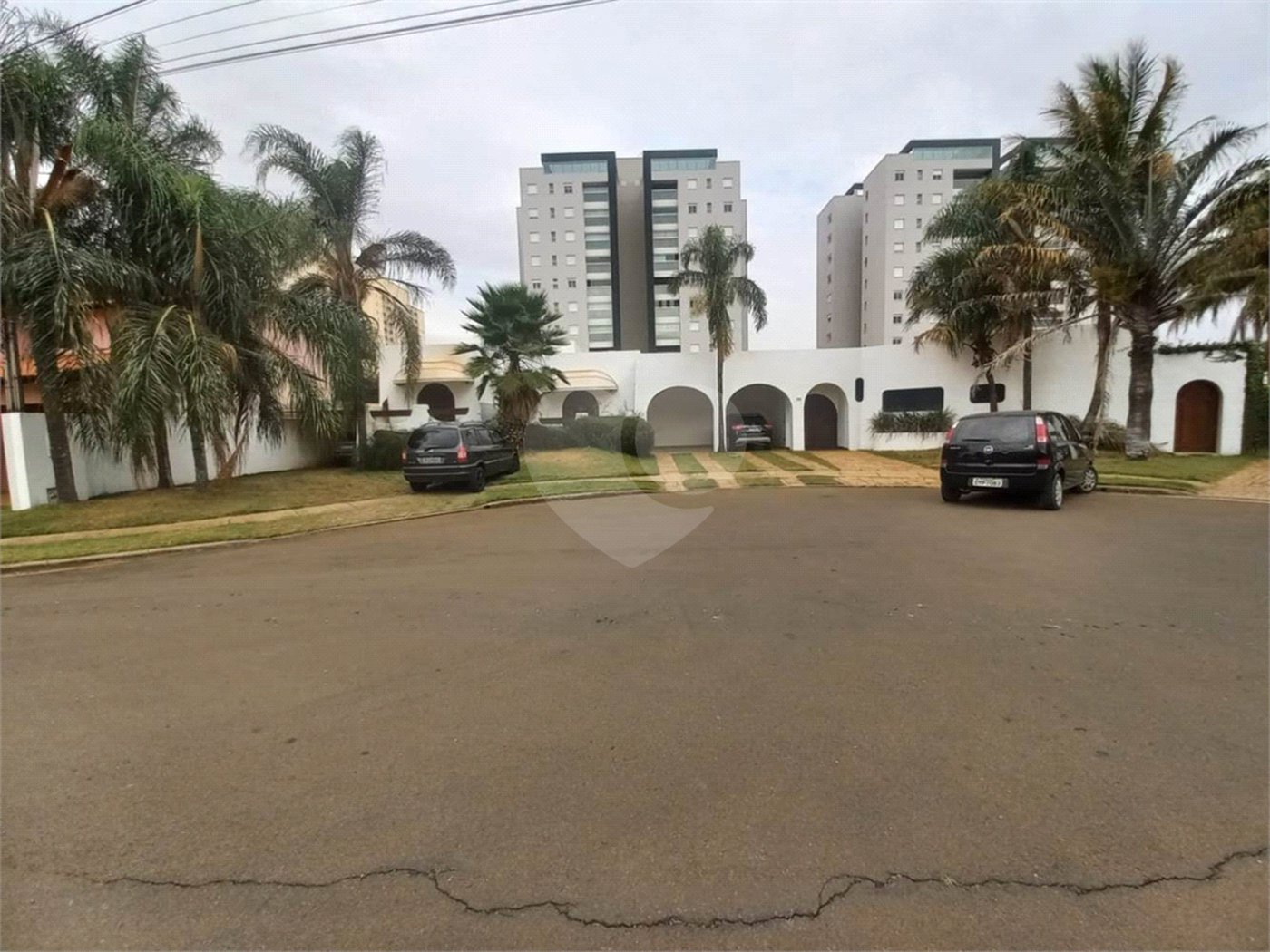 Casa térrea no Condomínio Faber I.