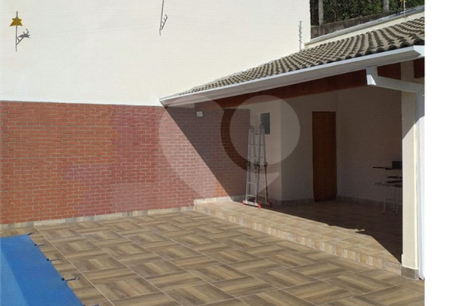 Casa à venda com 3 quartos, sendo 1 suíte, no condomínio Mirante da Mantiqueira, Mairiporã - SP