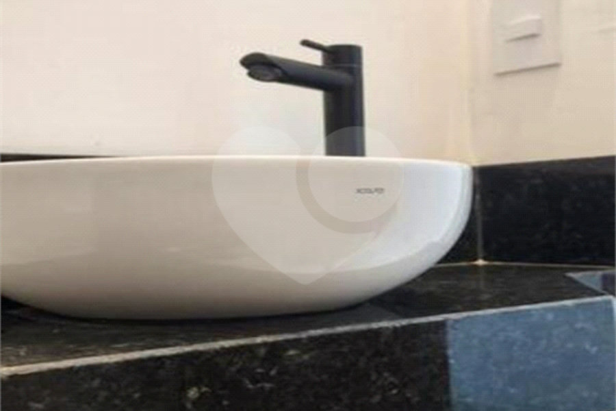 Casa à venda com 1 quarto, sendo 2 suítes, no condomínio Residencial Oliveira, São Paulo - SP