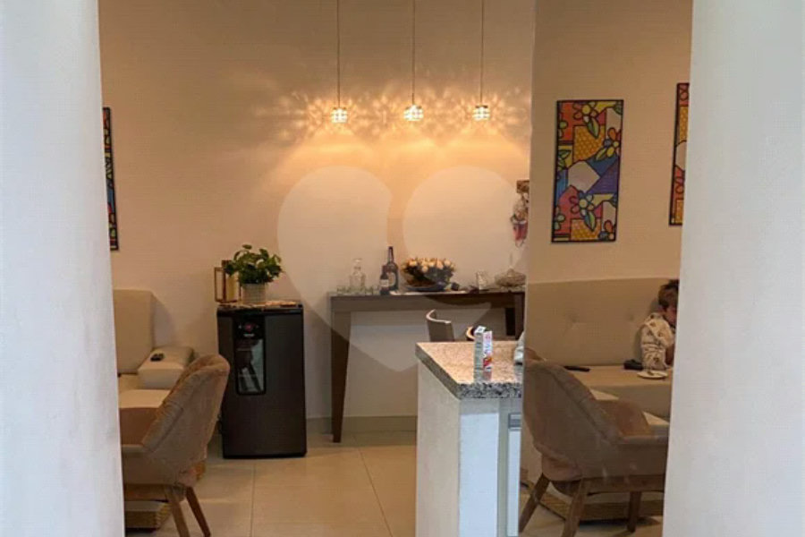 Apartamento à venda com 2 quartos, sendo 1 suíte,  em Riviera de São Lourenço, Bertioga, SP
