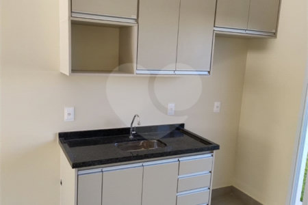 Casa para alugar com 3 quartos, sendo 1 suíte, no condomínio Vila Quinta dos Manacás, Vinhedo - SP