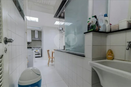 Apartamento à venda com 4 quartos, sendo 1 suíte,  em Copacabana, Rio de Janeiro, RJ