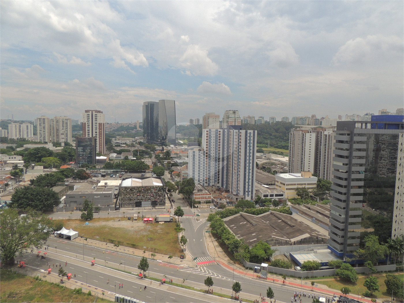 Apartamento para alugar com 2 quartos, sendo 1 suíte, em Chácara Santo Antônio, São Paulo, SP