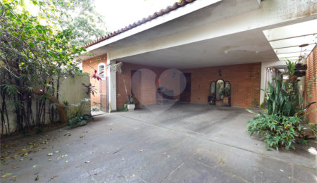 Casa à venda com 3 quartos, sendo 1 suíte, em Campo Belo, São Paulo, SP