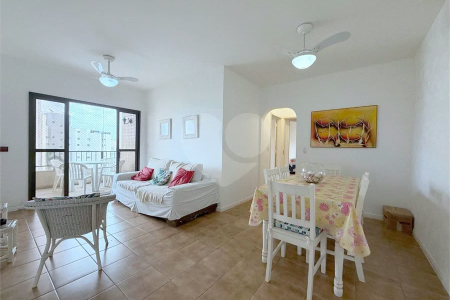Apartamento à venda com 2 quartos, sendo 1 suíte,  em Riviera de São Lourenço, Bertioga, SP