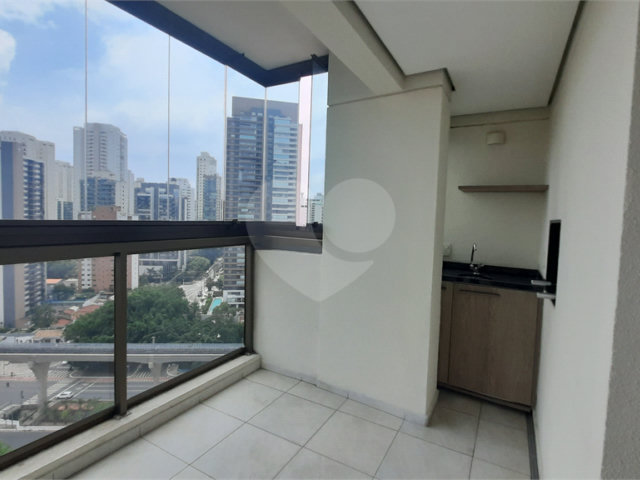 Apartamento para alugar com 3 suítes em Campo Belo, São Paulo, SP