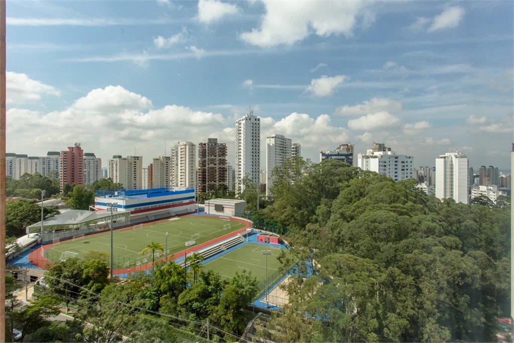 Apartamento à venda com 4 suítes em Vila Suzana, São Paulo, SP