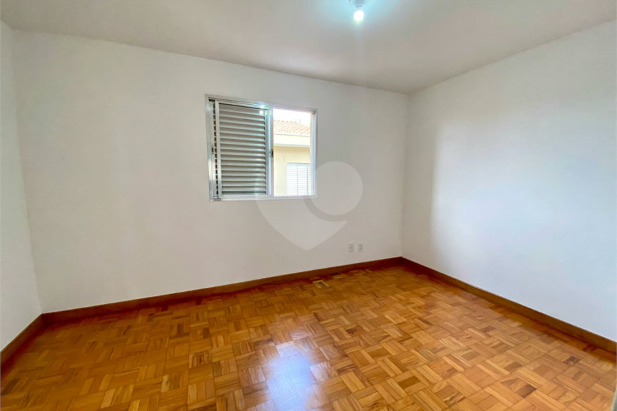 Sobrado à venda com 4 quartos, sendo 1 suíte, em Vila Guarani, São Paulo, SP