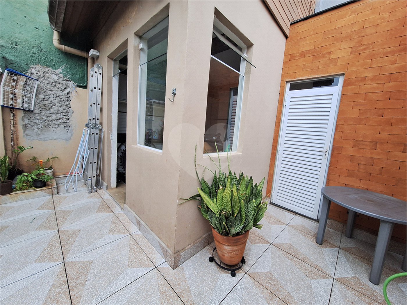 Casa à venda com 3 quartos, sendo 1 suíte, em Chora Menino, São Paulo, SP