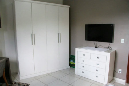 Sobrado à venda com 5 quartos, sendo 1 suíte,  em Jaguaré, São Paulo, SP