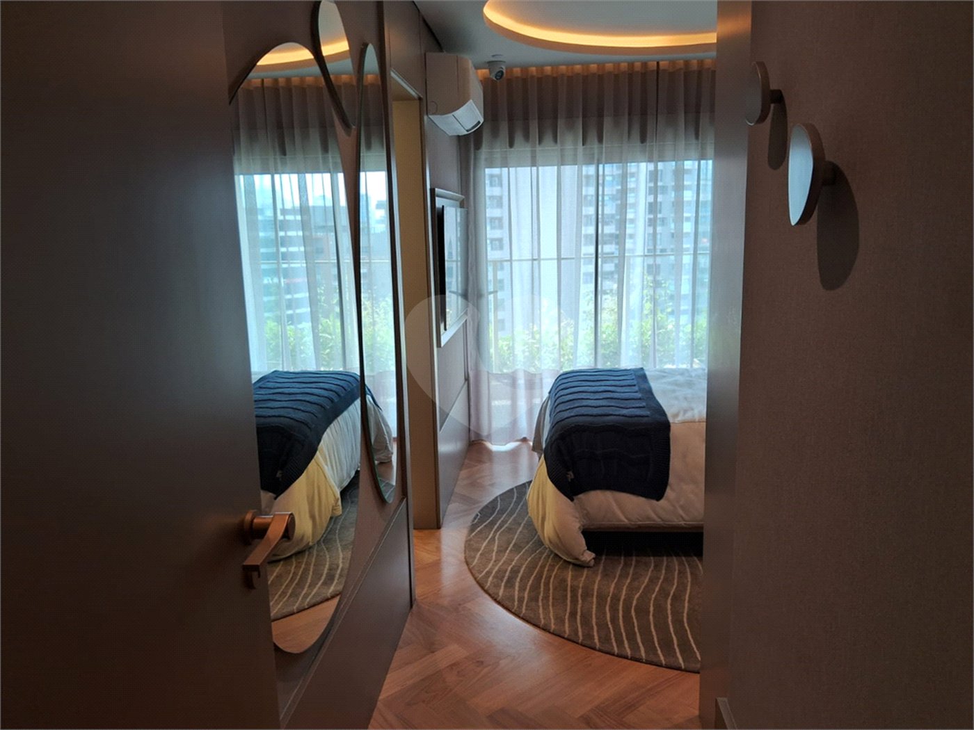Apartamento à venda com 3 suítes em Moema, São Paulo, SP