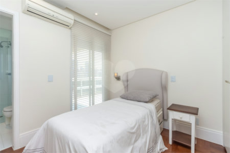 Apartamento à venda com 4 suítes em Campo Belo, São Paulo, SP