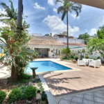 Casa à venda com 5 quartos, sendo 4 suítes, em Alto da Boa Vista, São Paulo, SP