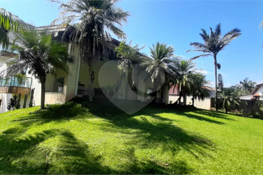 Casa à venda com 4 suítes no condomínio Parque Imperial da Cantareira, Mairiporã - SP