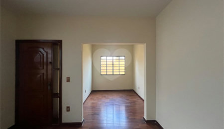 Casa à venda com 5 quartos, sendo 1 suíte,  no Centro, Itapetininga, SP