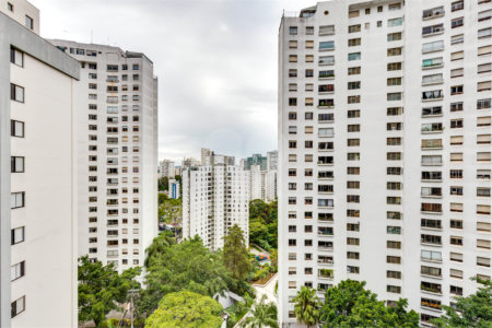 Apartamento à venda com 4 quartos, sendo 2 suítes, em Morumbi, São Paulo, SP