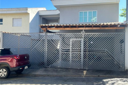 Sobrado à venda com 3 quartos, sendo 1 suíte, em Vila Piauí, São Paulo, SP