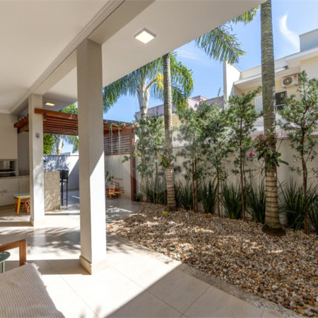 Casa à venda com 3 suítes no condomínio Reserva da Mata, Vinhedo - SP