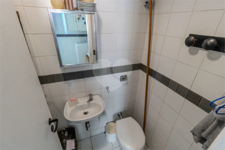 Casa à venda com 3 quartos, sendo 1 suíte, em Alto da Boa Vista, São Paulo, SP