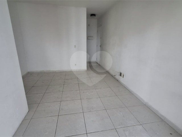 Apartamento à venda com 3 quartos, sendo 1 suíte,  em Vila Guilherme, São Paulo, SP