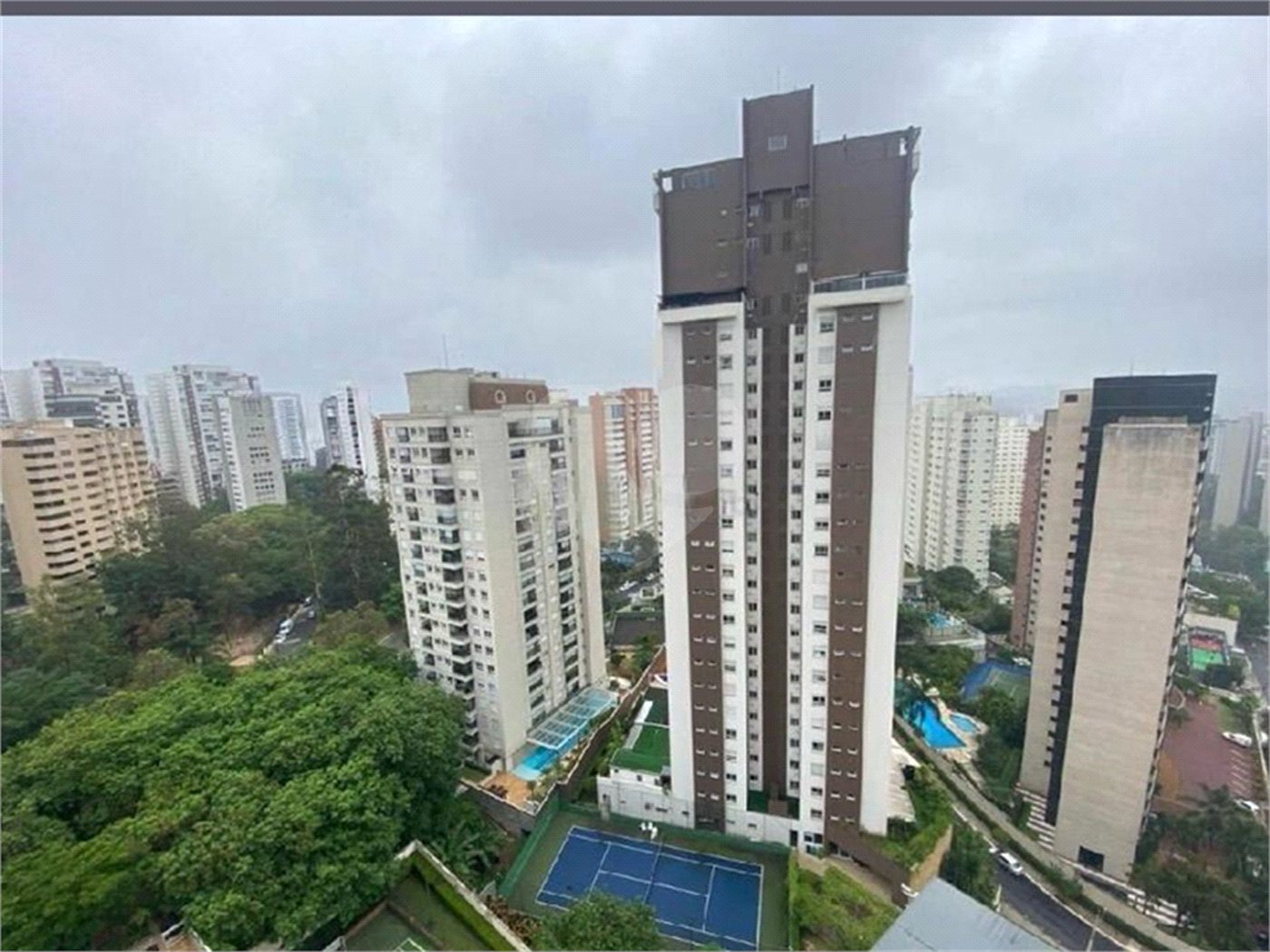 Apartamento à venda com 3 suítes em Vila Suzana, São Paulo, SP