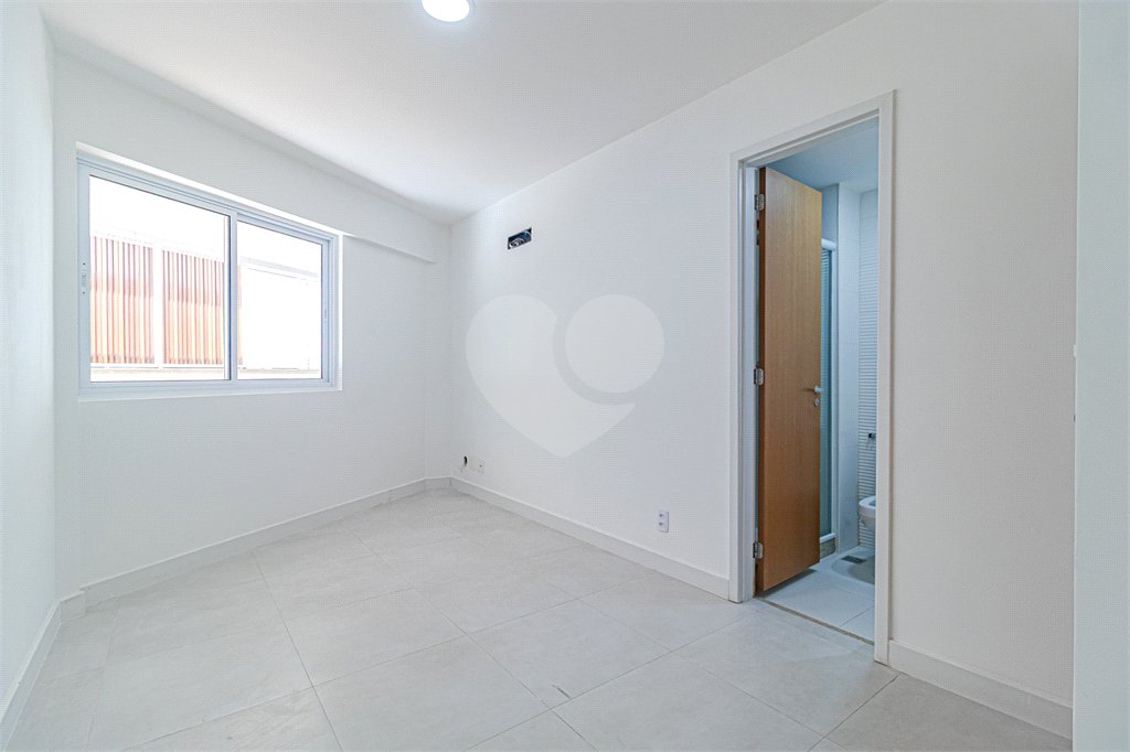 Apartamento à venda com 3 quartos, sendo 1 suíte, em Lagoa, Rio de Janeiro, RJ