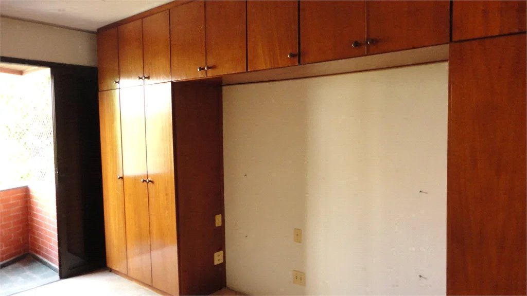 Apartamento à venda com 3 quartos, sendo 1 suíte, em Vila Andrade, São Paulo, SP