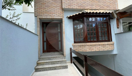 Sobrado à venda com 3 quartos, sendo 1 suíte,  em Tremembé, São Paulo, SP